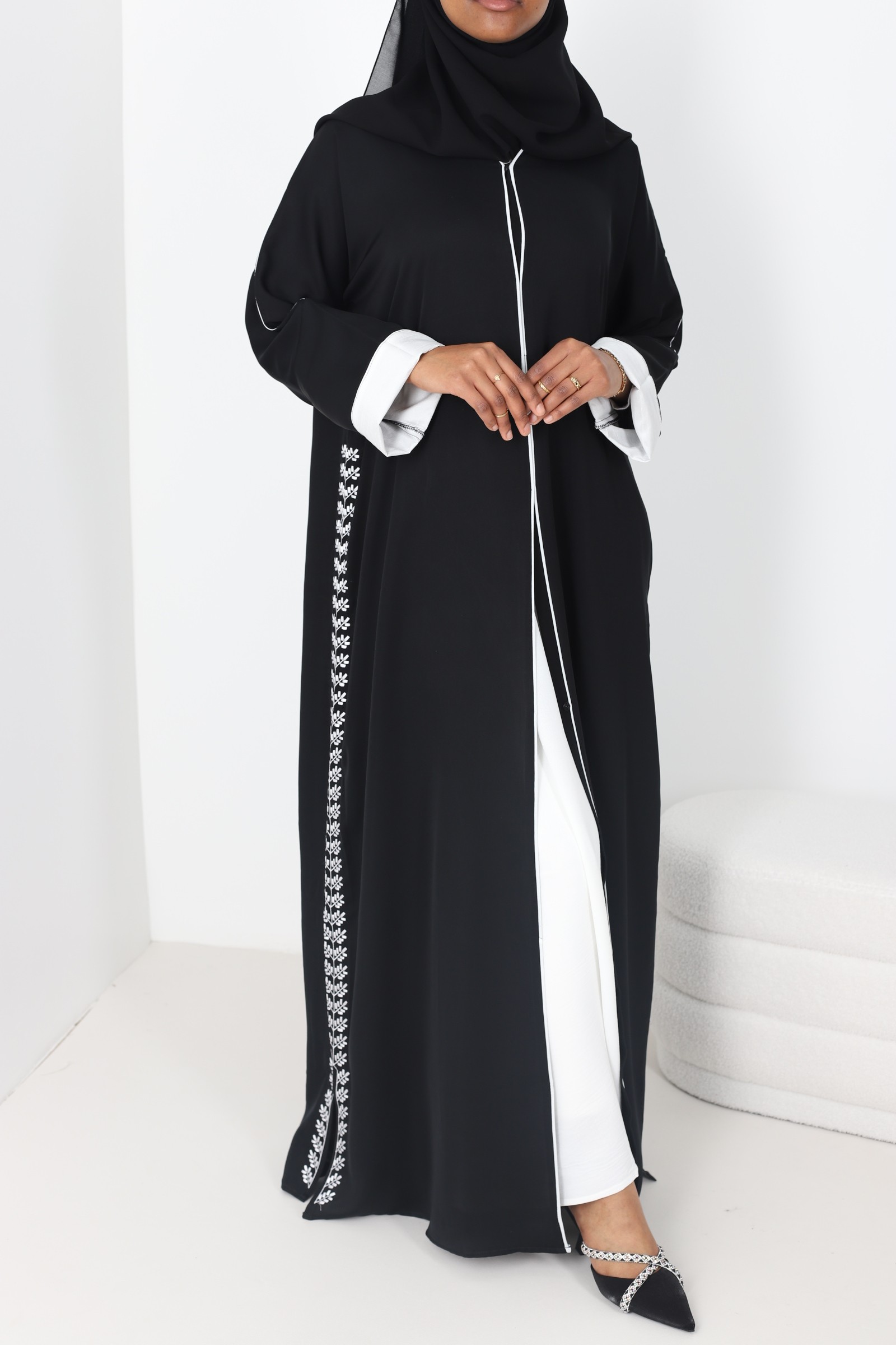Abaya Dubai Kylia black and white