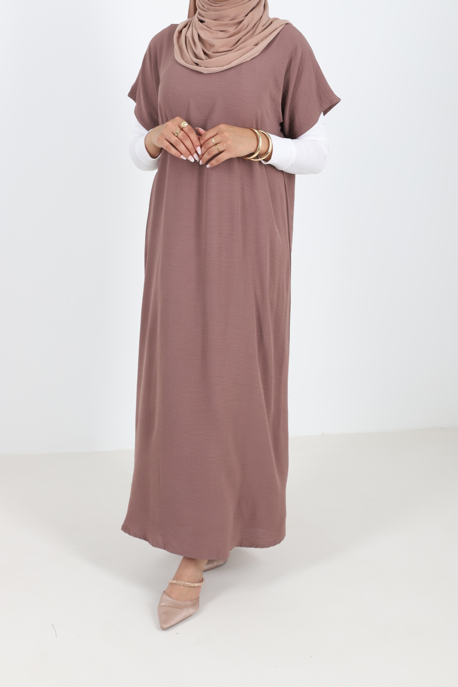 Under abaya brown