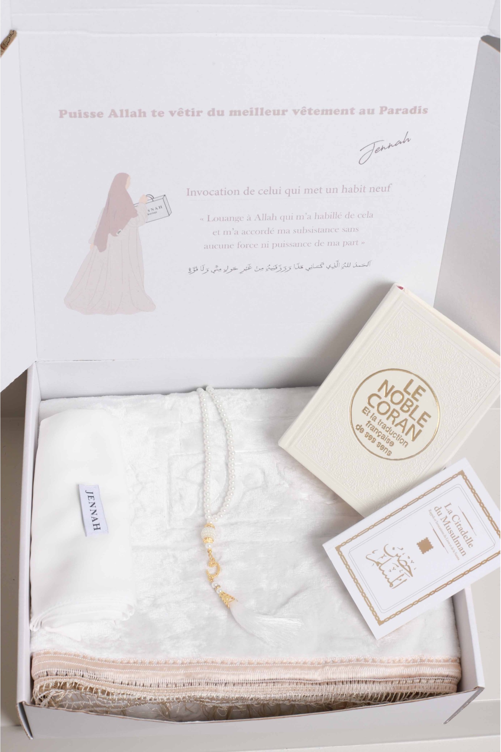 Coffret cadeau thème blanc pour le ramadan avec hijab soie de médine