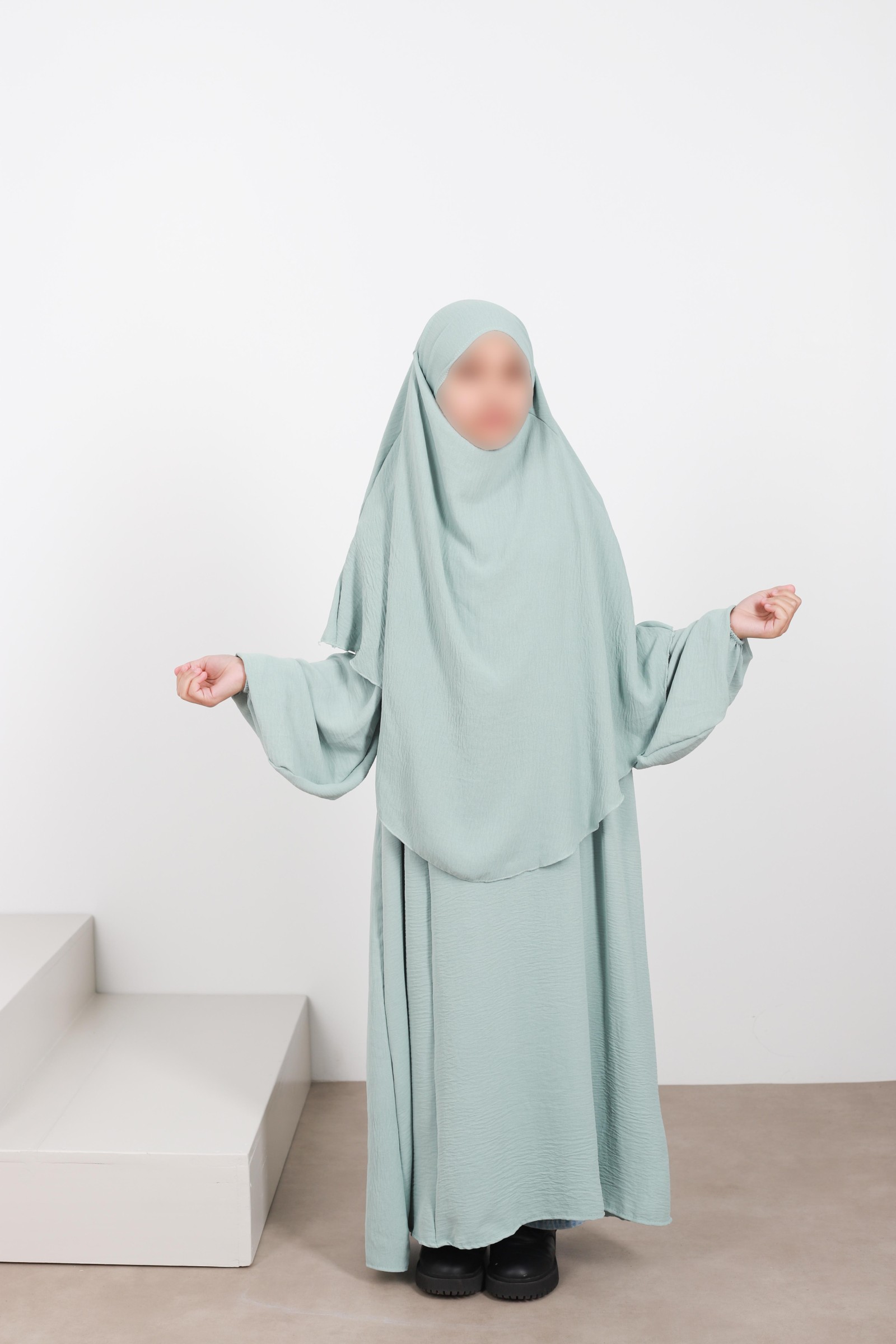 Mother and little girl abaya and khimar outfit ideal for Ramadan